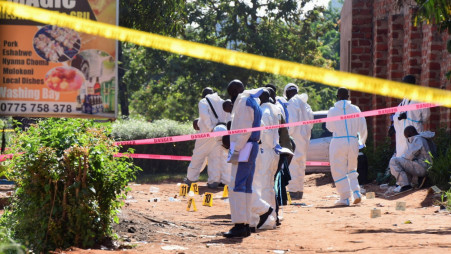 乌干达一学校遭反政府武装袭击至少25人死亡