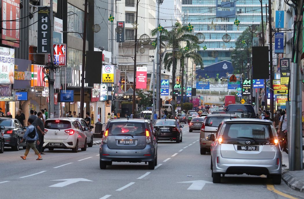 大都会/封面／武吉免登路及阿罗街长期封路／12图