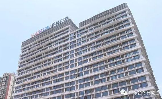 广东土豪买下2楼42户“打通”墙体裂开　楼上300户居民吓傻撤离