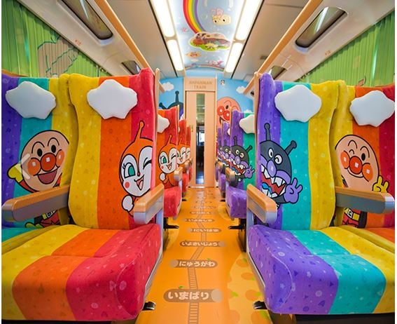 日本“面包超人”列车 欢庆乘客数破百万