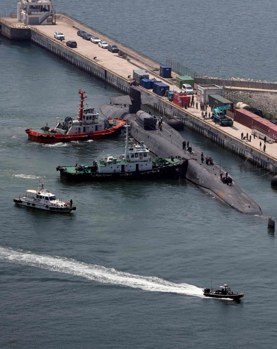 朝鲜威胁日增  美国核潜艇抵达韩国釜山港