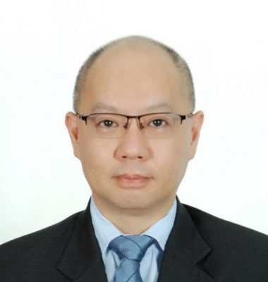 柔：新闻： 王培荣任銮中新董事长  翼提高软体水平 激励教学