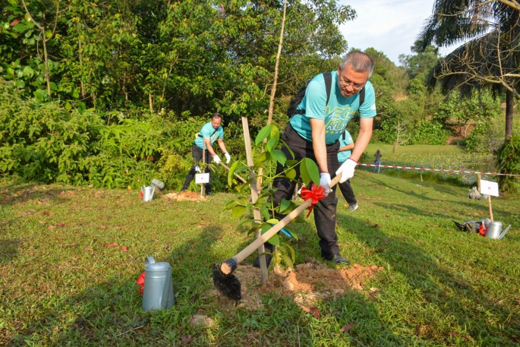 柔：版头：南马佛光会植树活动170人参与 聚合大家力量复育林地