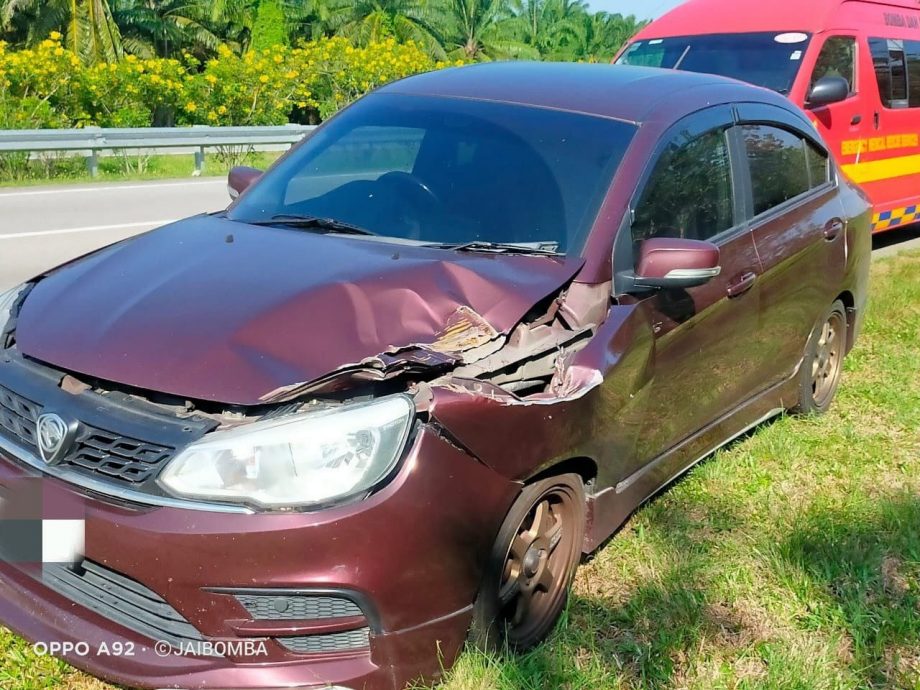 柔：轎車超車從後撞上  羅裡撞溝 夫死妻傷