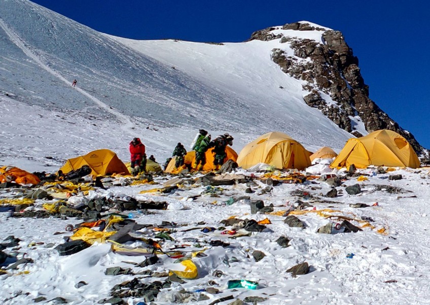 看世界／尼泊尔军队从珠峰等4高峰清理3.5万多公斤废弃物