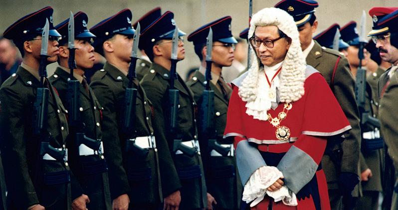 看世界／港首名华人首席大法官 曾选首届特首 “真正的君子” 杨铁樑逝世享年93