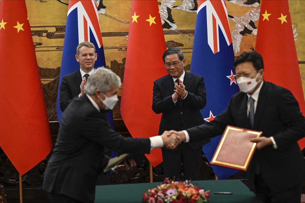 纽西兰总理访华 签署一揽子贸易协议