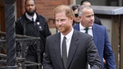 英王室百年首例   哈里王子将出庭控英媒