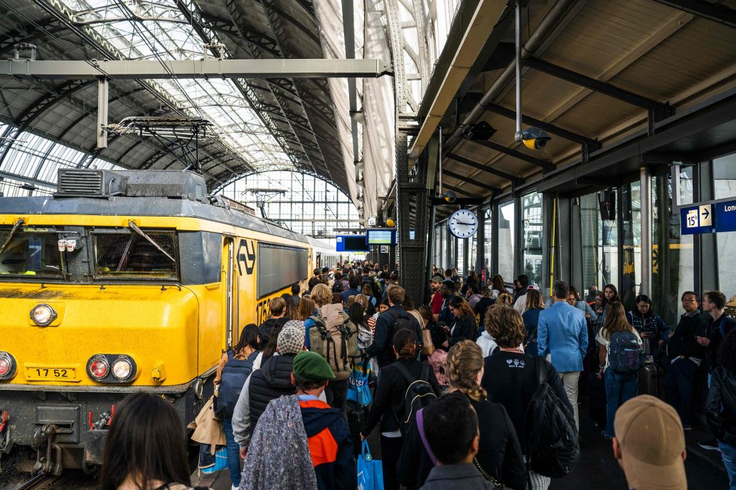 荷兰铁路行控系统电脑当机 列车运作瘫痪