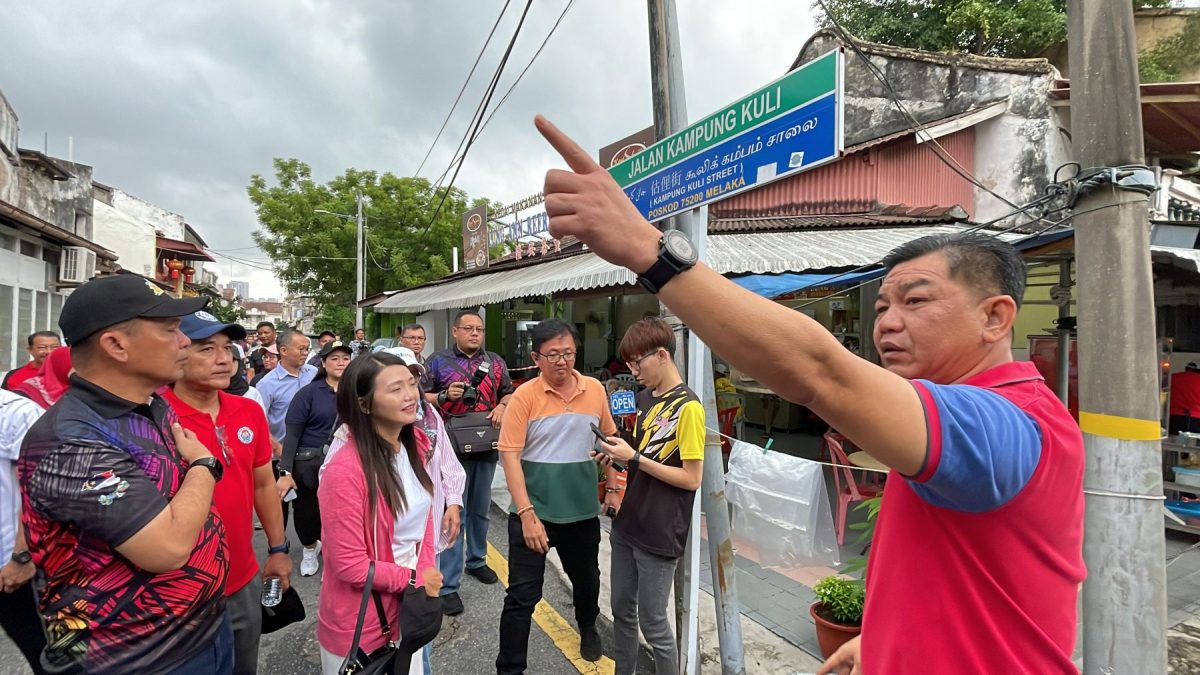 （古城封面主文）议员团徒步巡视旅游区·改善不足迎接旅游年