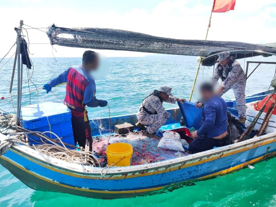 （大北马）本国海域上非法捕鱼，泰国渔船及2船员被扣查！