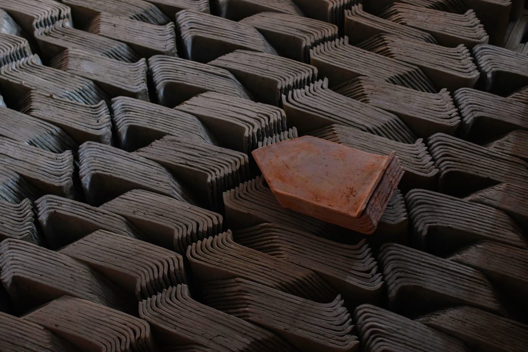 东游记：硕果仅存的传统式粘土制瓦厂 