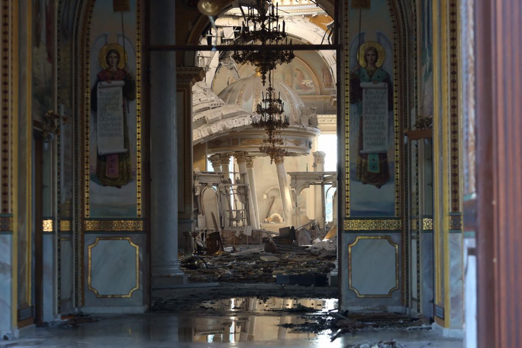 乌克兰敖得萨再遭空袭 最大东正教堂受损、瓦砾中寻回守护神像