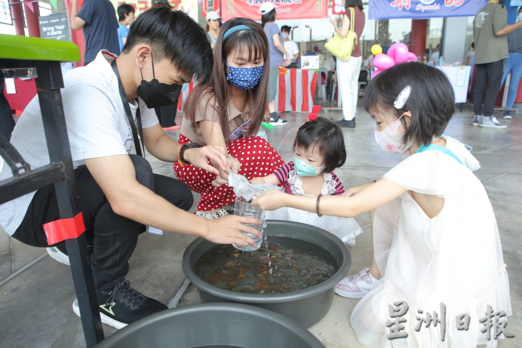 优医星洲情义嘉年华开跑 优大校园好热闹