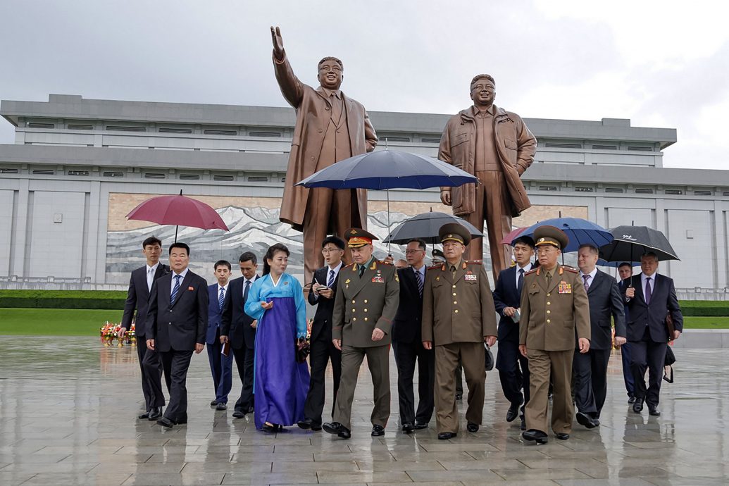 俄防长访问朝鲜 大赞“重要合作伙伴”