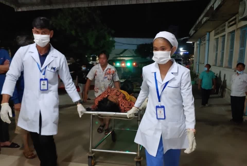 吃完炒面集体食物中毒 12村民入院救治