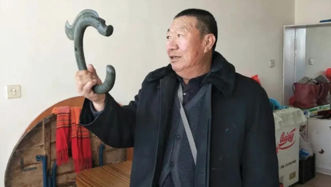 寻古中国｜村民挖到“废铁”当玩具 竟是被誉为“中华第一玉龙”的国宝