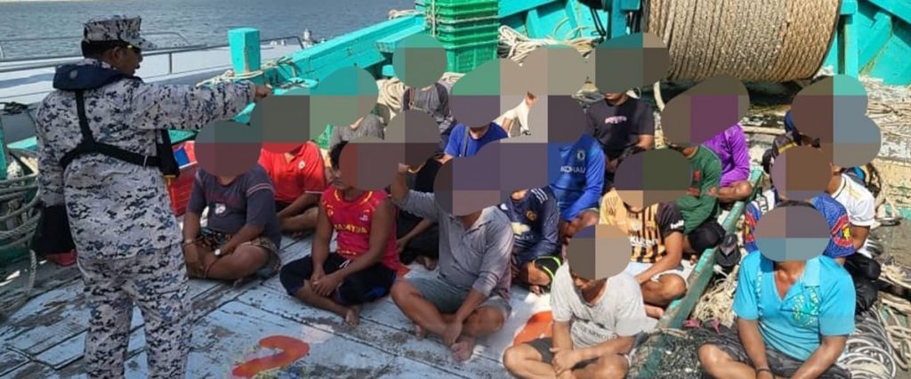 无证件作业 19外籍渔民遭扣助查
