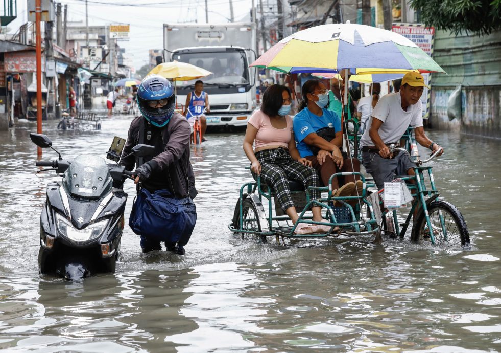 杜苏芮台风  菲律宾多地土石流 母子遭活埋酿6死