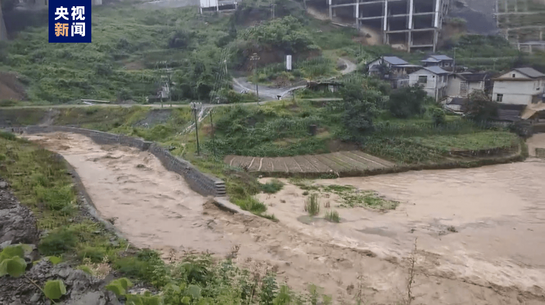 湘西保靖降雨破62年纪录　多地洪灾山泥倾泻