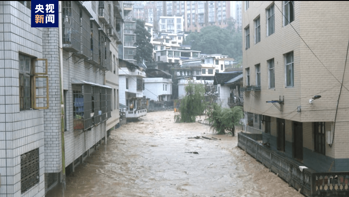 湘西保靖降雨破62年纪录　多地洪灾山泥倾泻