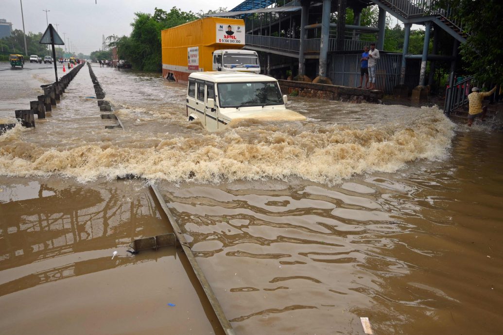看世界／印度北部六邦暴雨引发山洪 22人遇难