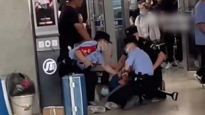 高铁站乘客遇刺1死1伤！凶手压地狂捅   女子捂肚血喷满地
