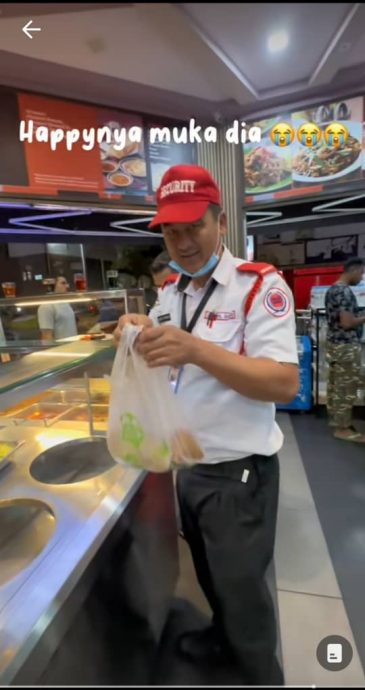  视频|保安RM5只能白饭配酱汁  善心男请客“任拿菜肉”
