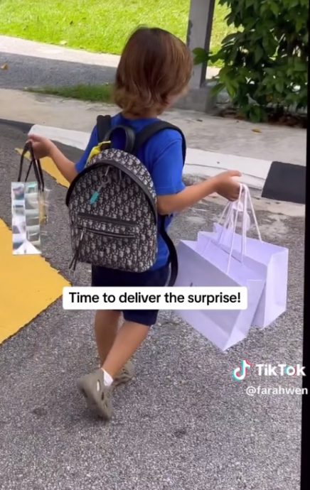 視頻|小男孩送老師3.2萬項鍊禮物  網驚歎：要改當老師了！