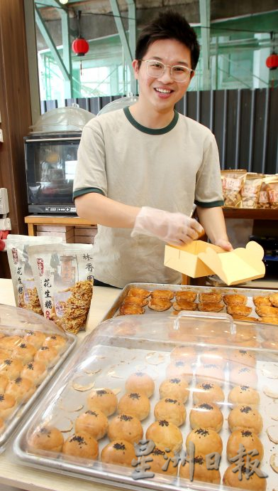 霹：封面主文／怡保土產店市場百花齊放   香餅、咖央角、花生糖、白咖啡最火紅