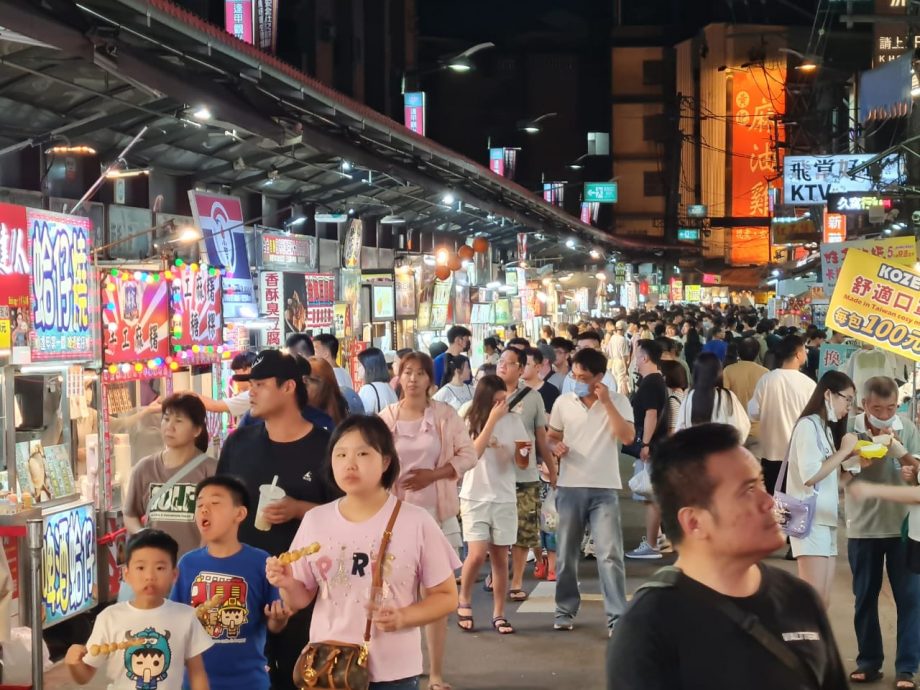 （古城第五版主文）颜天禄考察台湾逢甲国际观光夜市