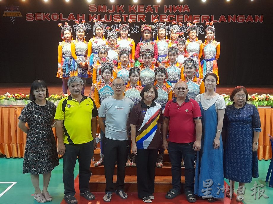 吉华华中舞蹈团赴华参赛 以少数民族《羌绣》主题放眼夺冠！