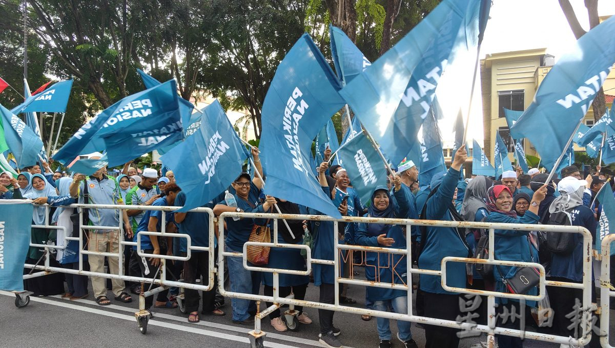 西塘与独立海滨一对一单挑；峇甲亚兰三角战！