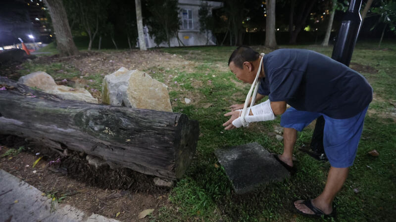 （已签发）柔：狮城二三事：东海岸公园脚车撞脚车　阿叔重摔趴地鼻骨裂手骨折