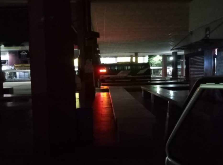 ns马口：马口巴士终站半夜漆黑一片
