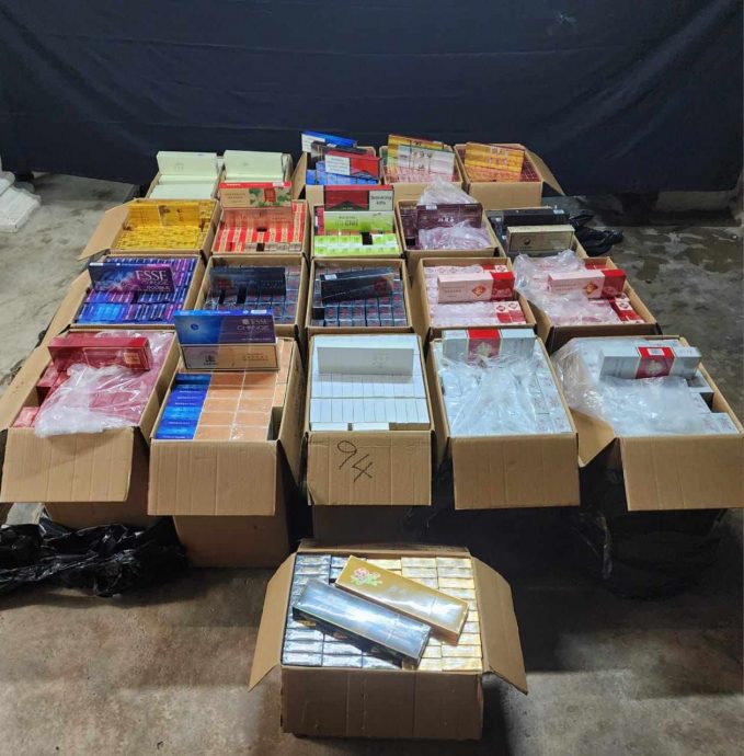 东：普通警察部队第8营于昨日凌晨在丹州巴西马县甘榜古邦达巴截停一辆罗里和一辆轿车时，起获了31箱含有3151条香烟的走私烟。