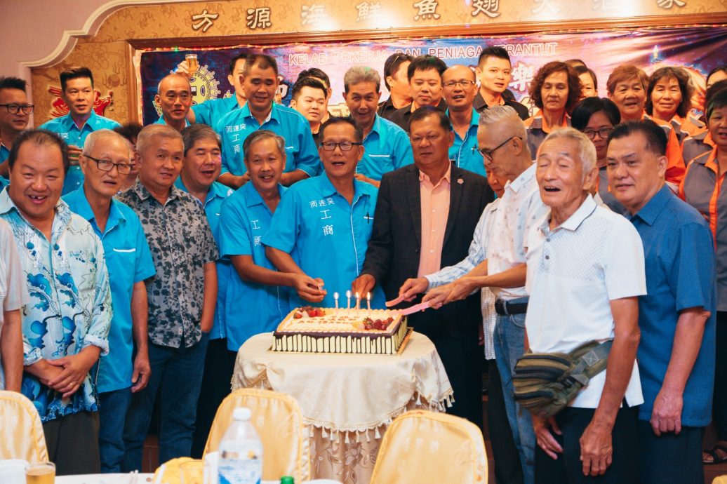 东:而连突工商俱乐部欢庆48周年庆。