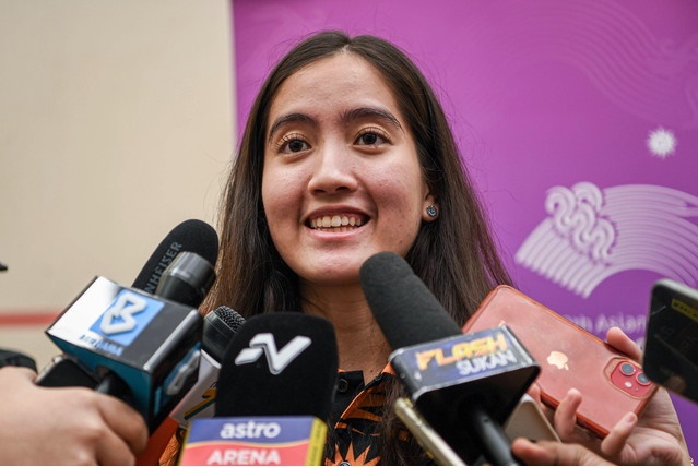 全国壁球锦标赛| 艾拉（艾娜）争女单冠军  艾登决战袁志文