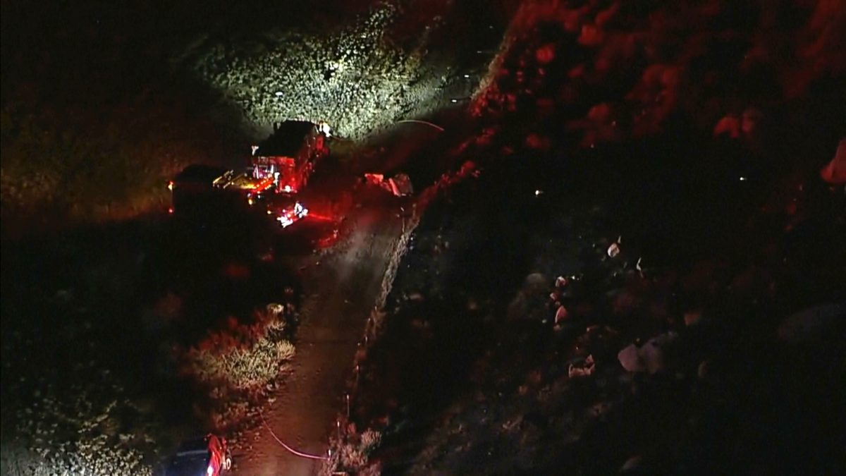 南加州两消防直升机灭火时相撞3人死亡