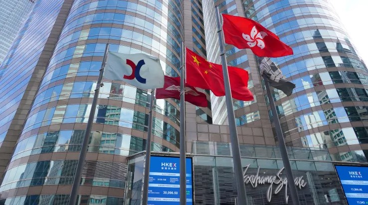 外資撤離中資大減 香港股市2年蒸發逾12兆