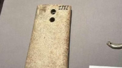 中国7000年前智能手机出土？ 网民爆笑：有双镜头