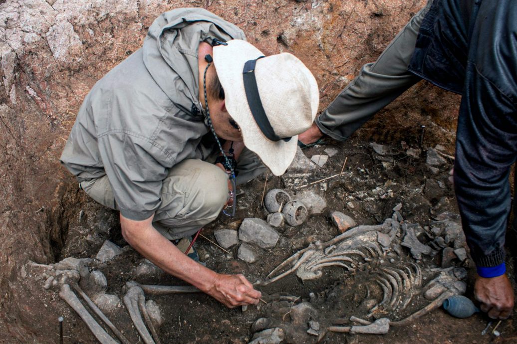 拼盘／秘鲁出土3000年前“大祭司”坟墓 墓葬品与遗骨保持良好