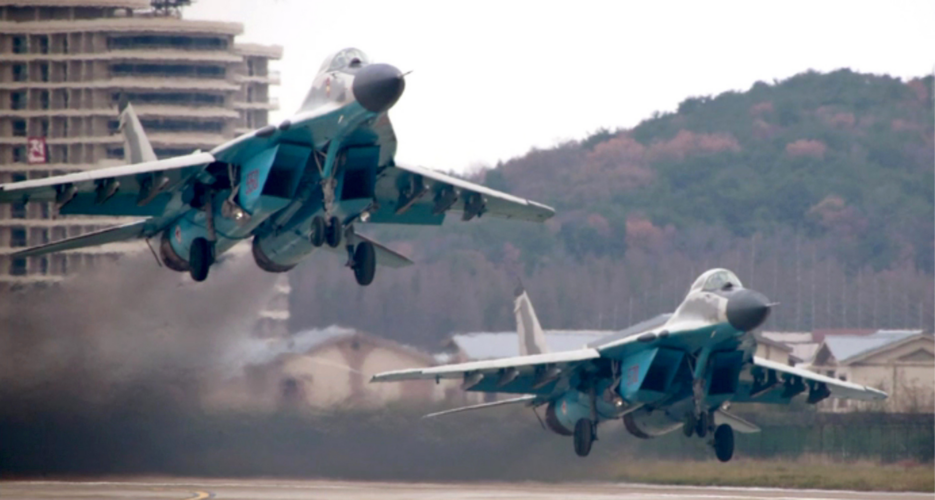 朝鲜指控美军机入侵东海岸经济区 战机紧急升空应对