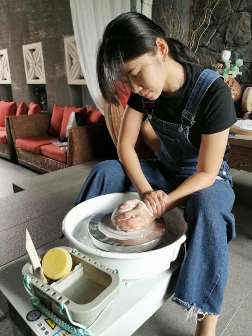  柔：时尚记事簿（8月26日见报）：DIY手工白瓷器，精致美观又实用