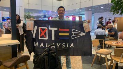 VoteMalaysia联盟驻机场收集  70海外选票抵国门