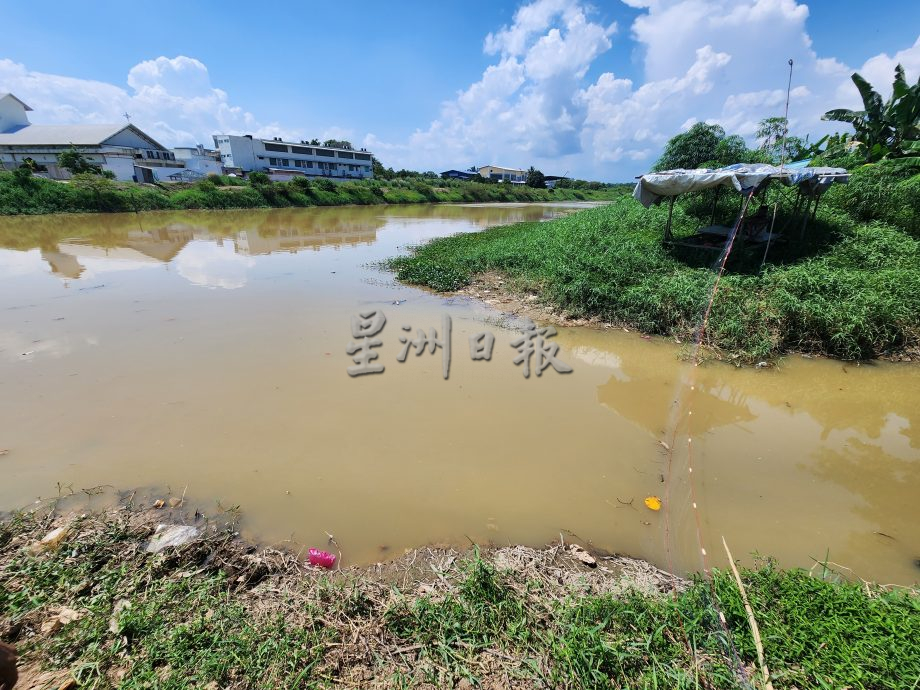 罗舜生：防下游浮萍垃圾速增 甲河应设木排拦河埂