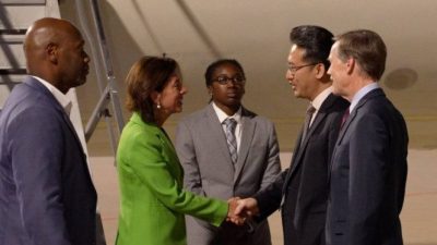 美商务部长雷蒙多抵北京 展开4天访问