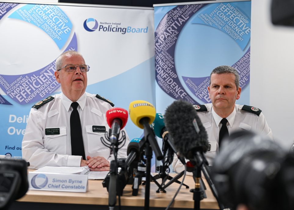 英国北爱尔兰约1万名警员个人信息外泄引恐慌