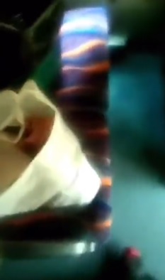 视频|乘客遗留一袋衣物在巴生  司机打开被吓到
