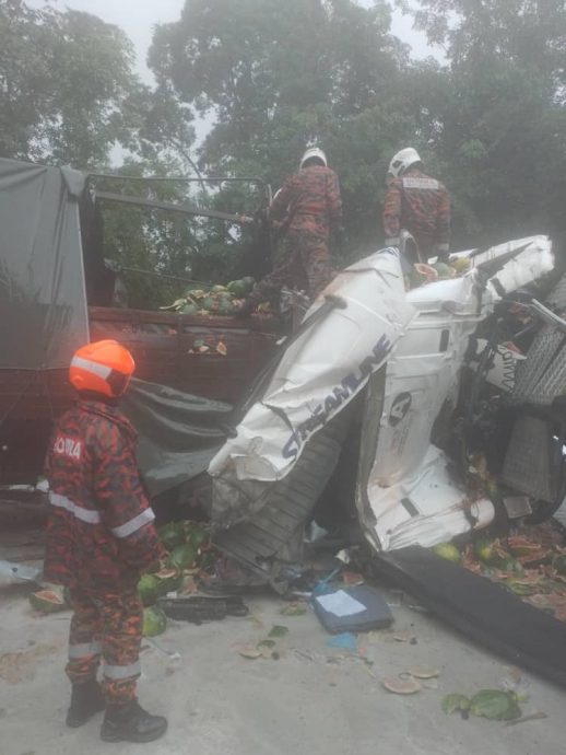 南北大道3车车祸 2罗里司机身亡